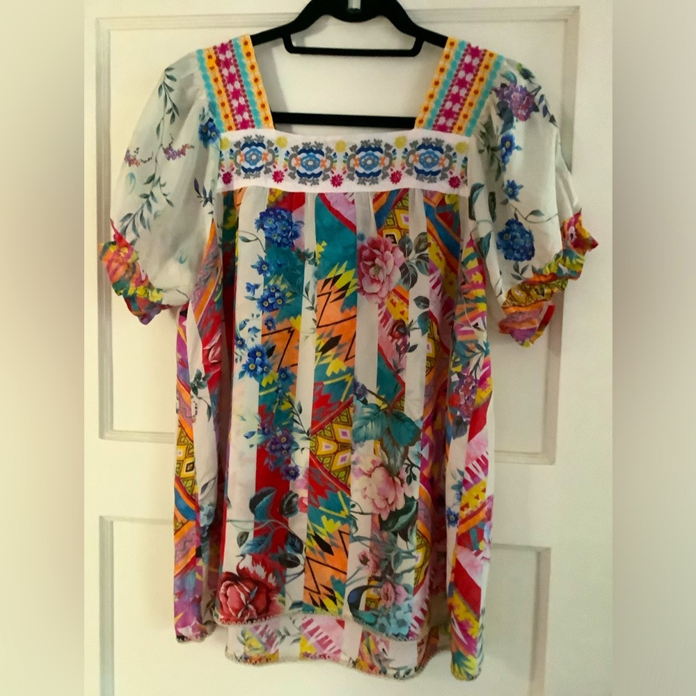 JOHNNY WAS, unique 100% silk top